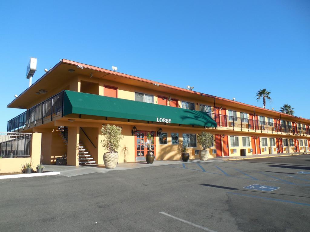 Econo Lodge Oceanside Exterior photo