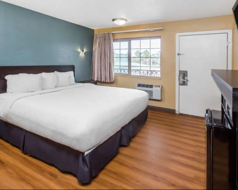 Econo Lodge Oceanside Exterior photo